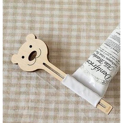 Wooden toothpase accessory Wooden toothpase accessory