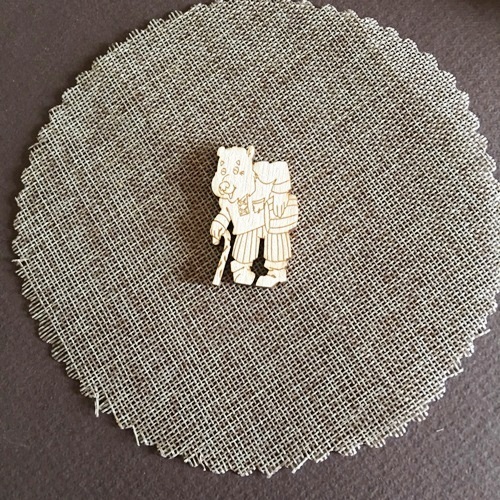 Wooden comic pig for keyring or magnet Wooden comic pig for keyring or magnet