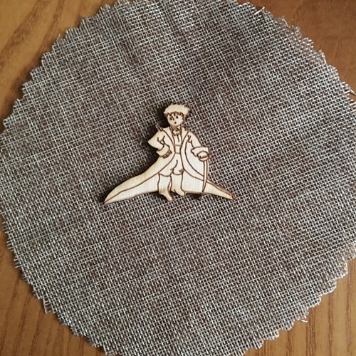 Wooden little prince for keyring or magnet Wooden little prince for keyring or magnet