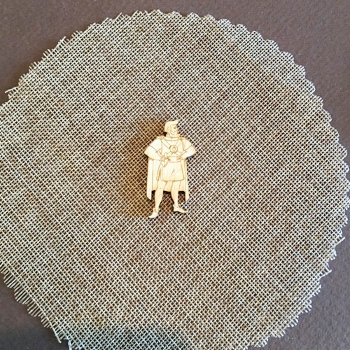 Wooden prince for keyring or magnet Wooden prince for keyring or magnet