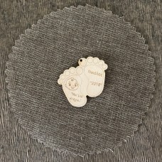 Wooden fiigure for keyring or magnet
