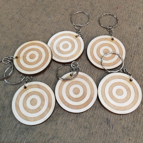 Wooden figure for keyring or magnet dart Wooden figure for keyring or magnet dart