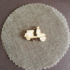 Wooden motorcycle for keyring or magnet