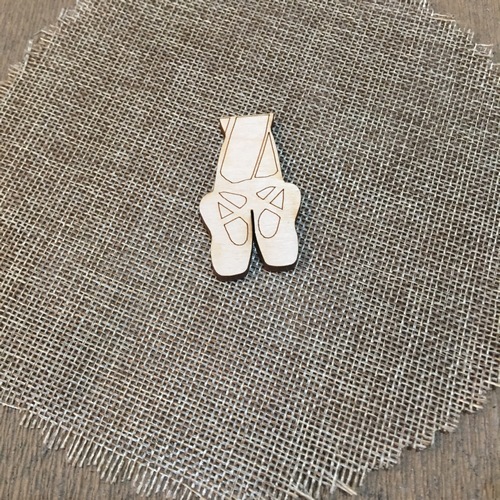 Wooden figure for keyring or magnet ballerin shoes Wooden figure for keyring or magnet ballerin shoes
